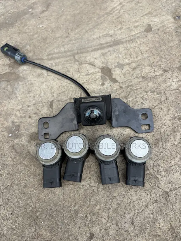 Mitsubishi Outlander Parking Sensor Layout (2022-2025) - 1