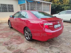 2013 Toyota Camry SE Sedan