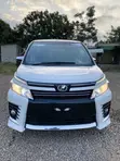 Toyota Voxy 2015 White - 4
