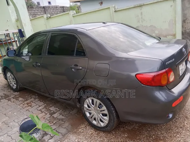 Toyota Corolla 2009 Gray - 1