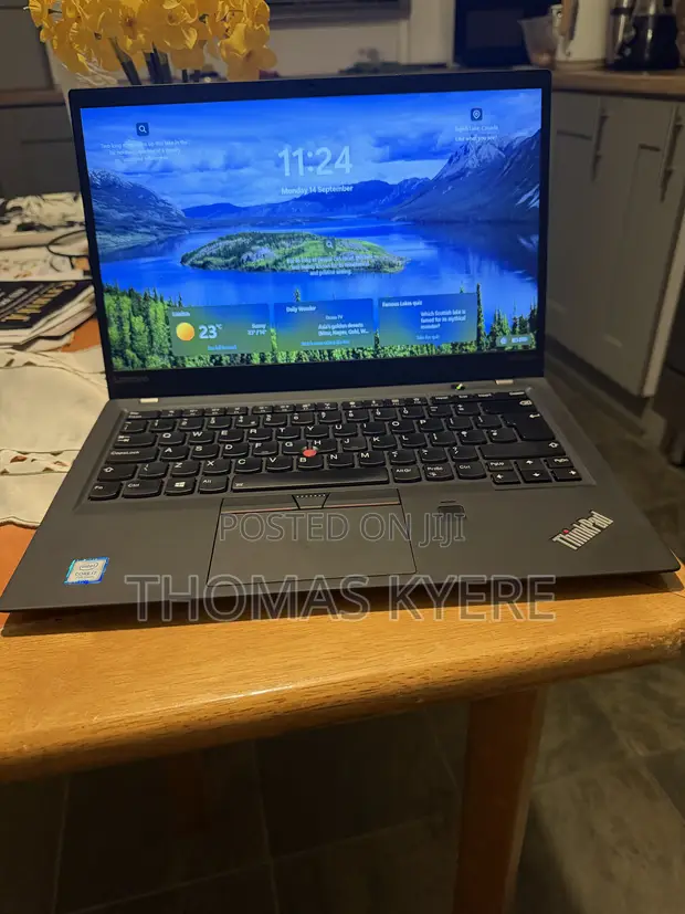 Lenovo ThinkPad X1 Carbon Gen 7 Laptop - 1