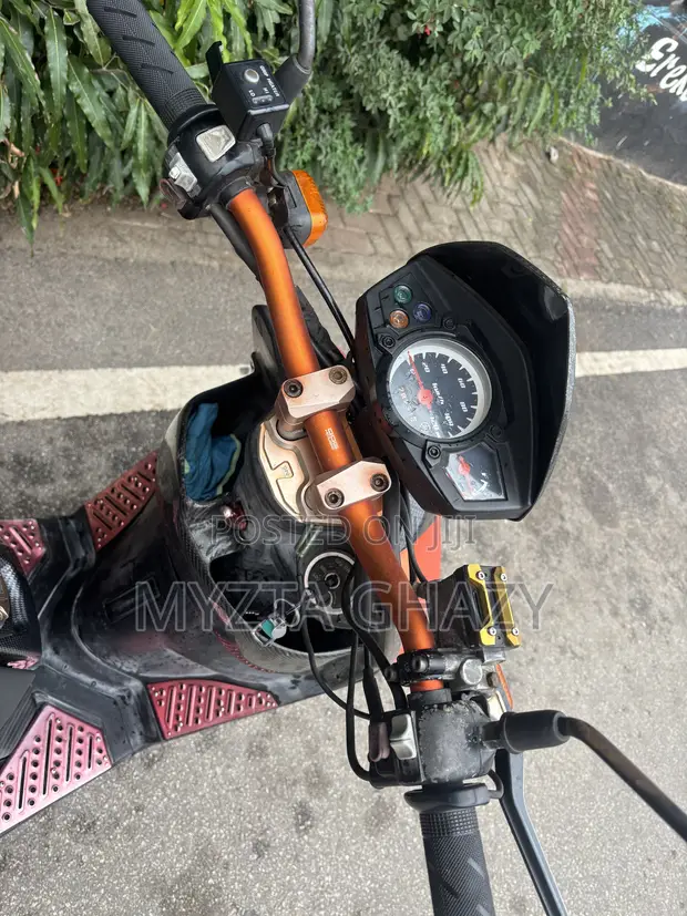 Yamaha Scooter 2015 Orange - 1