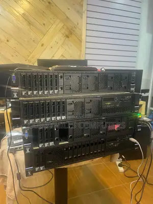 Lenovo System x3650 M5 Server