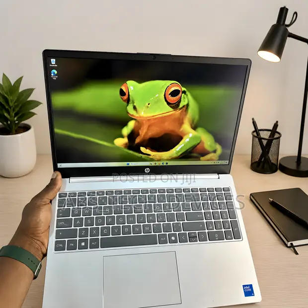HP Notebook 15 Laptop - 16GB RAM, 256GB SSD, Intel Core i5 - 1