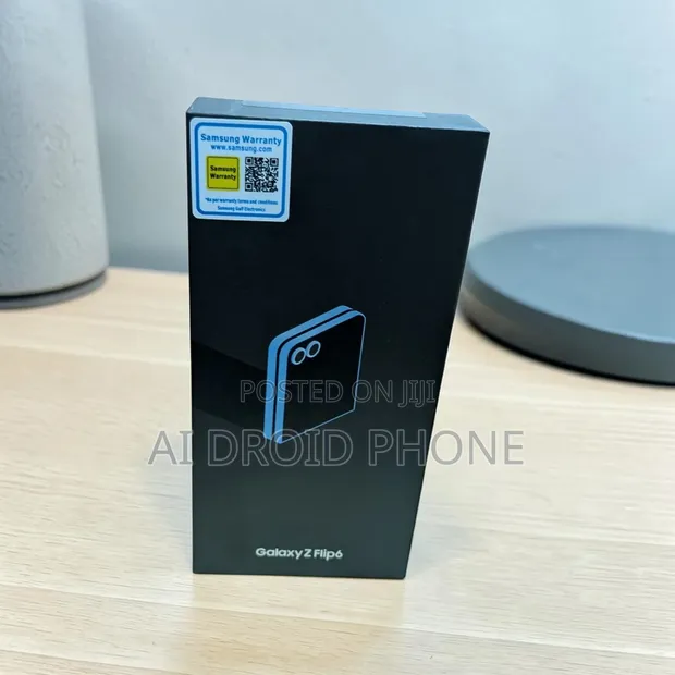 New Samsung Galaxy Z Flip6 256GB Graphite - 1