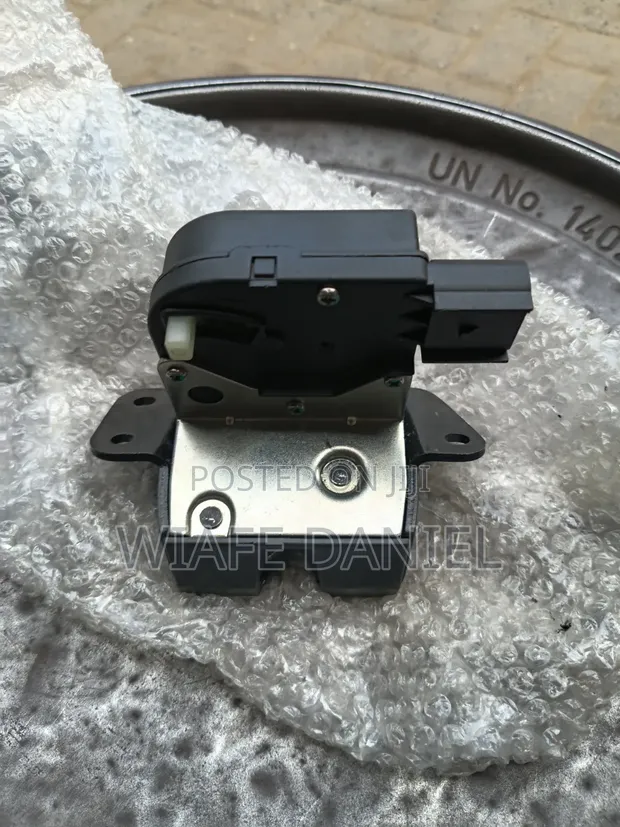 Kia Picanto Boot Locker - 1