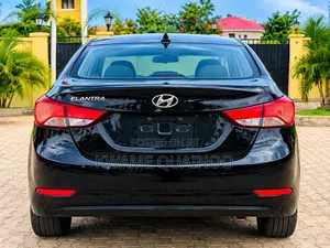 2016 Hyundai Elantra SE Sedan FWD (1.8L 6M) Black