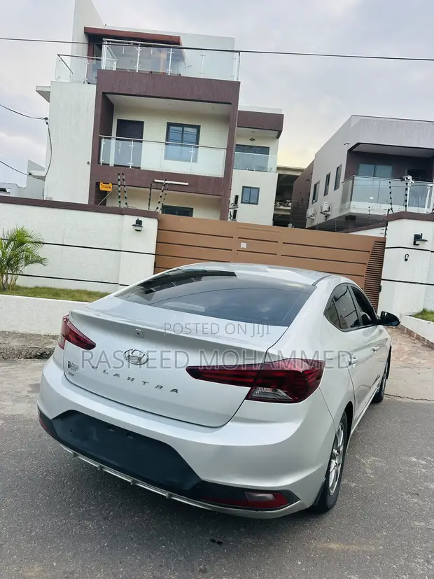 Hyundai Elantra ECO 2019 Silver - 1