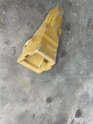 CAT 330Gc Bucket Teeth & Locker