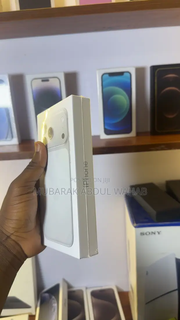 New Apple iPhone 17 Pro Max 256GB Silver - 1