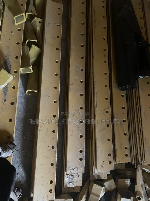 CAT Grader Blades for 140K, 140H, 14K Models - 1