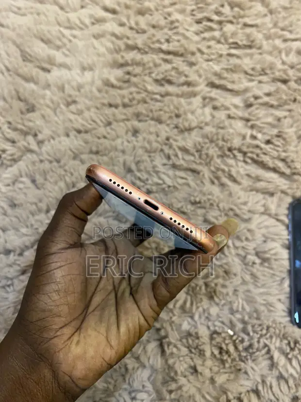Apple iPhone XR 128GB Orange - 1