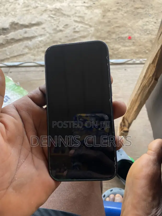 Apple iPhone 15 128GB Black - 1