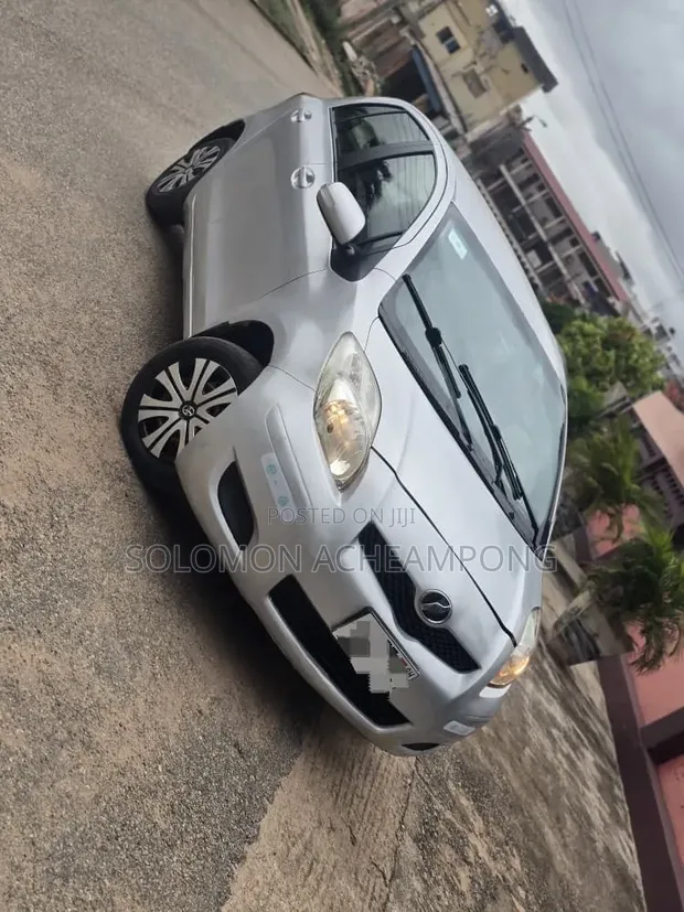 Toyota Vitz 1.0 FWD 5dr 2010 Gray - 1