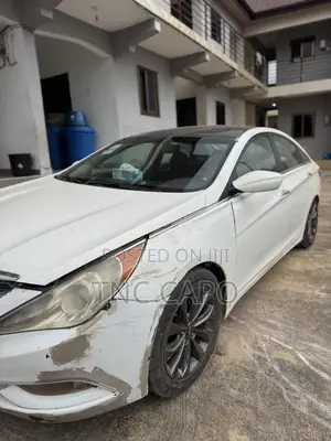 2012 Hyundai Sonata SE 2.0T Sedan - White