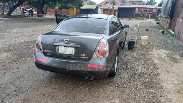 Nissan Altima 2006 Gray - 1