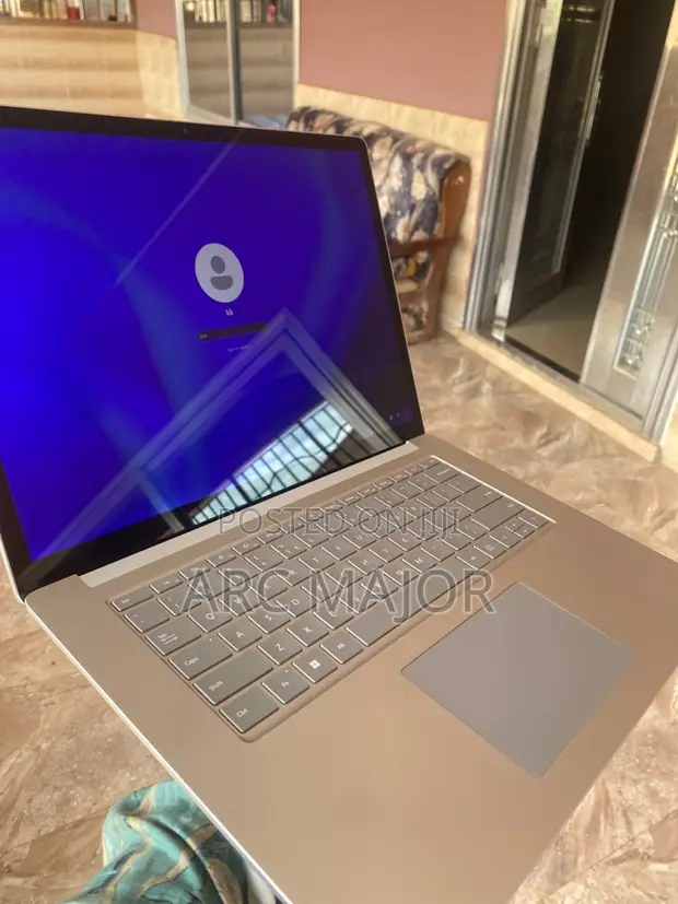Microsoft Surface Laptop 4 15" i7 16GB RAM 256GB SSD - 1