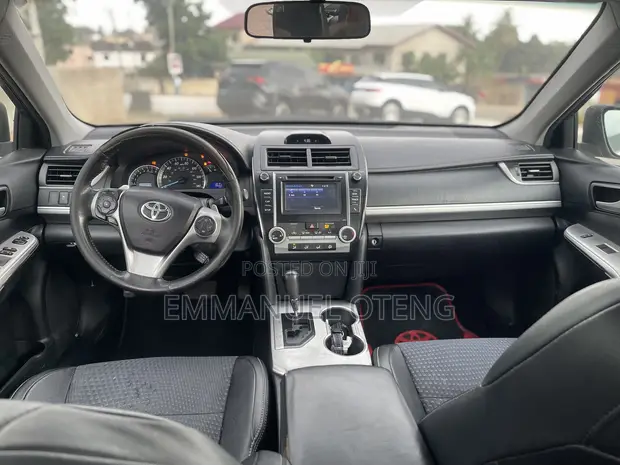 Toyota Camry 2014 Gray - 1