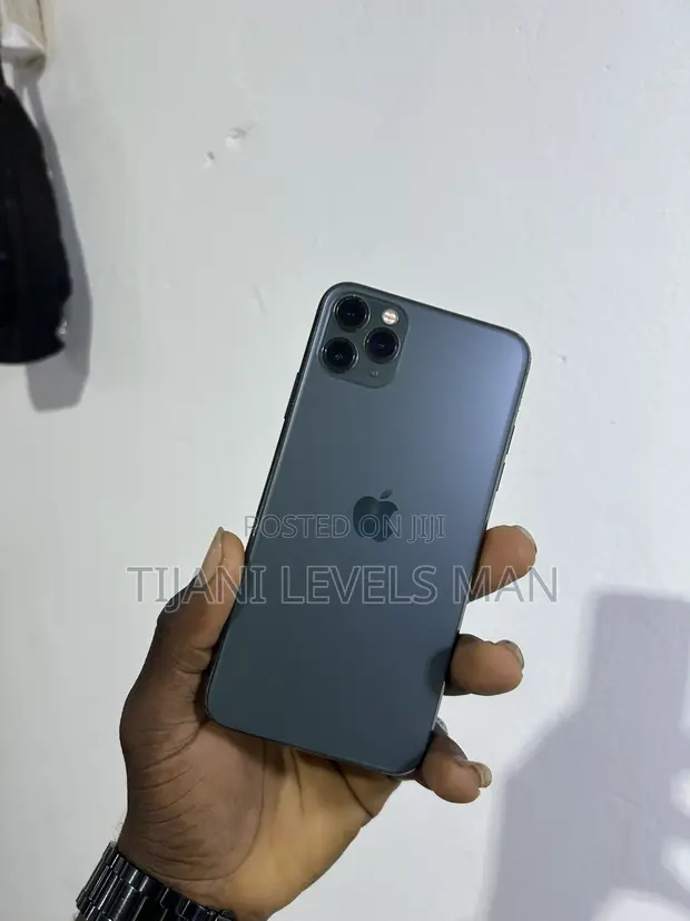 Apple iPhone 11 Pro Max 64GB Green - 1