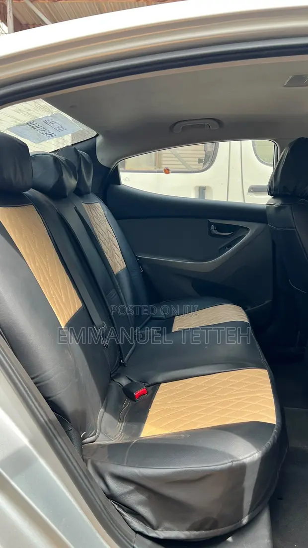 Hyundai Elantra 2016 Silver - 1