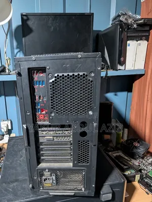 Asus Desktop Computer: Intel Core i7, 16GB RAM, 1TB HDD