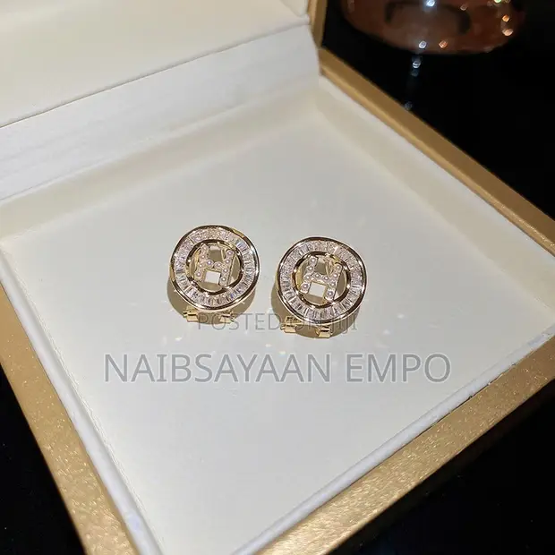 Beautiful High-End Quality Design Earrings - 1