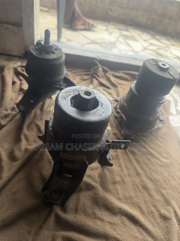 Toyota Camry Spider Engine Seat (2013-2015) - 1