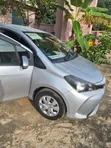 Toyota Vitz 2014 Silver - 4