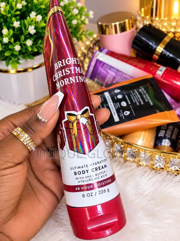 Bath & Body Works Ultimate Hydration Body Cream - Bright Christmas Morning - 1