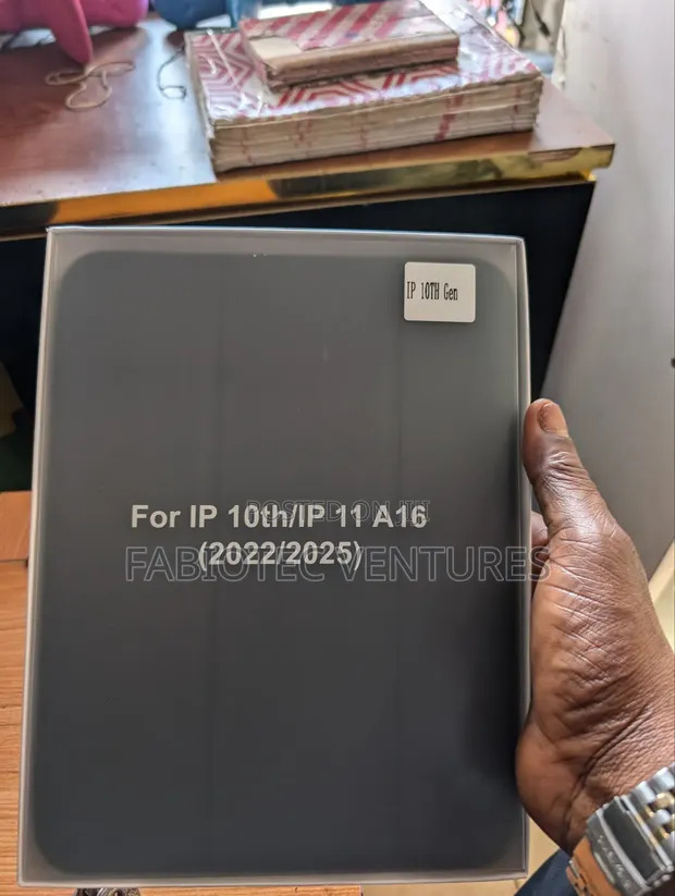 iPad 10th Gen Case - Black - 1