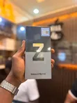New Samsung Galaxy Z Flip 3 128GB Black - 1