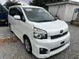 Toyota Voxy 2013 White - 3