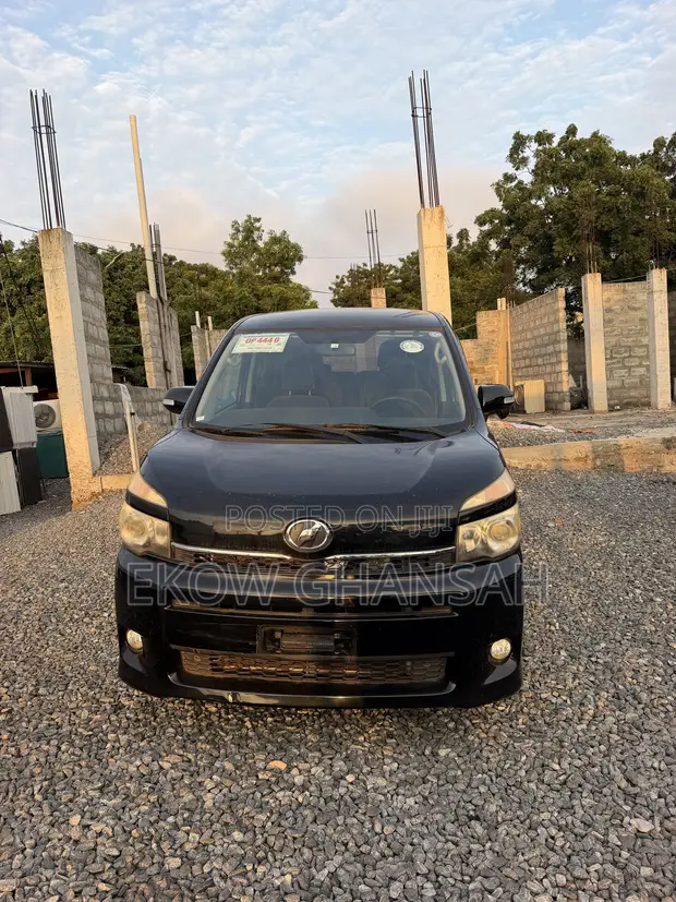 Toyota Voxy 2012 Black - 1