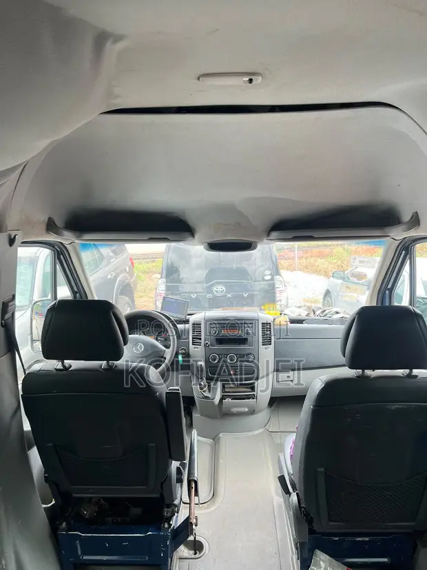 Mercedes-Benz Sprinter 2018 Blue - 1