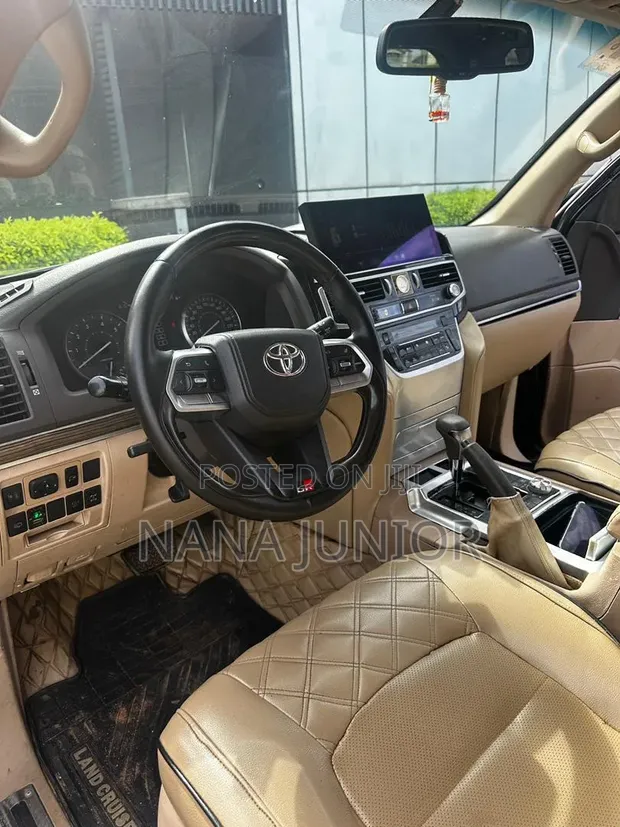 Toyota Land Cruiser 4.6 V8 GX 2015 Black - 1