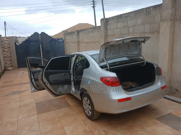 Hyundai Elantra 2.0 2007 Silver - 1