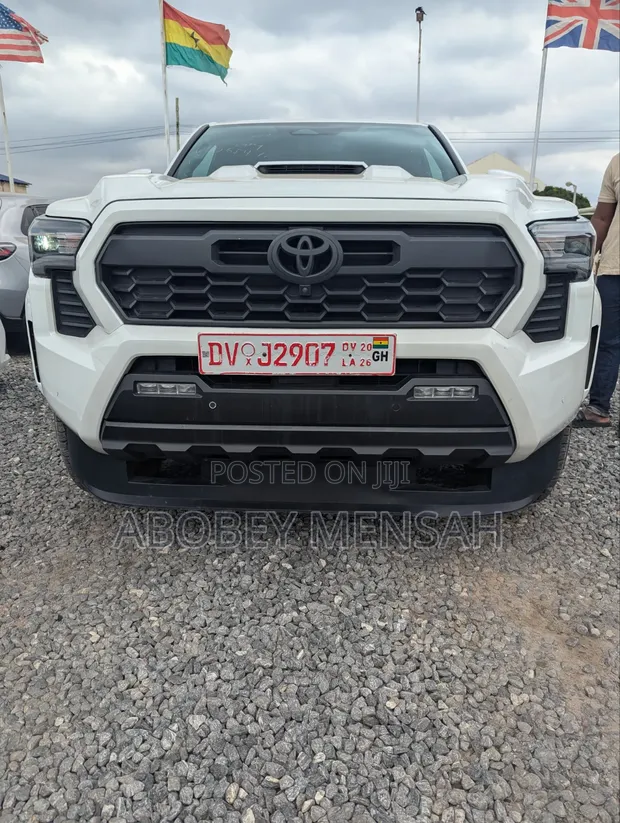 2025 Toyota Tacoma TRD Sport Double Cab 6.1 ft. SB White - 1
