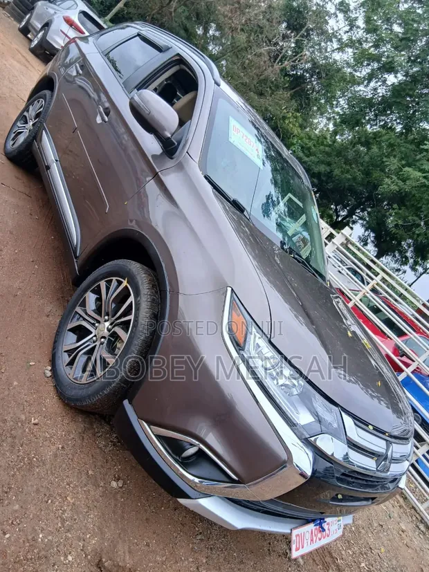 Mitsubishi Outlander SE AWC 2016 Brown - 1