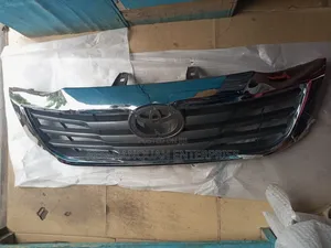 Toyota Hilux Grille/Shell (2011-2014)