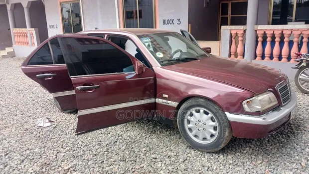 Mercedes-Benz C180 2002 Brown - 1