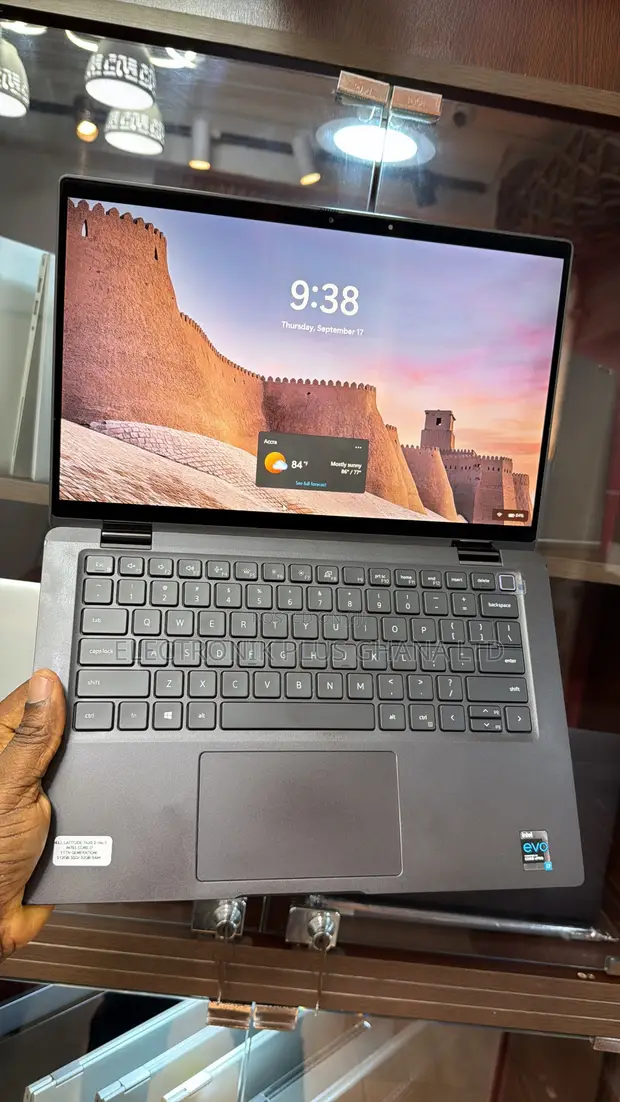Dell Latitude 7420 2-in-1 Laptop - i7, 32GB RAM, 512GB SSD - 1