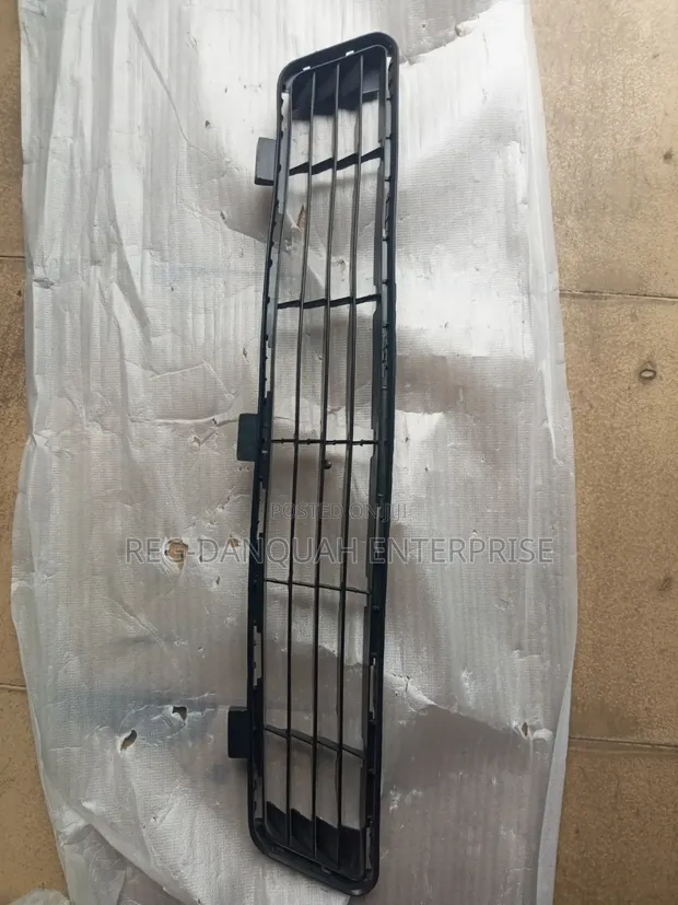 Toyota Camry 2010-2011 Down Grille - 1