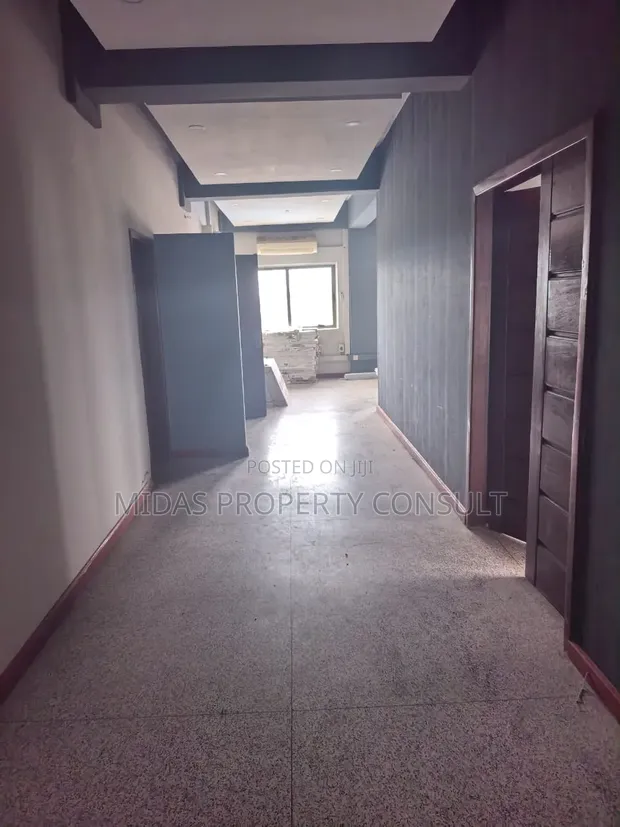 Office Building for Sale in Adabraka - 1