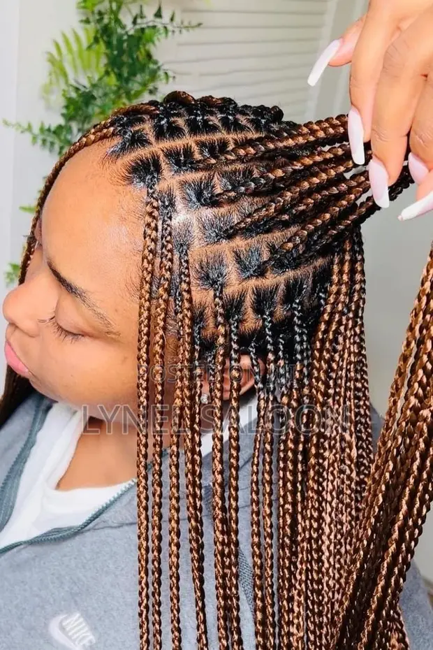 Beautician/Braider Needed in Madina - 1