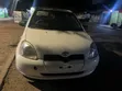 Toyota Yaris 1999 White - 1