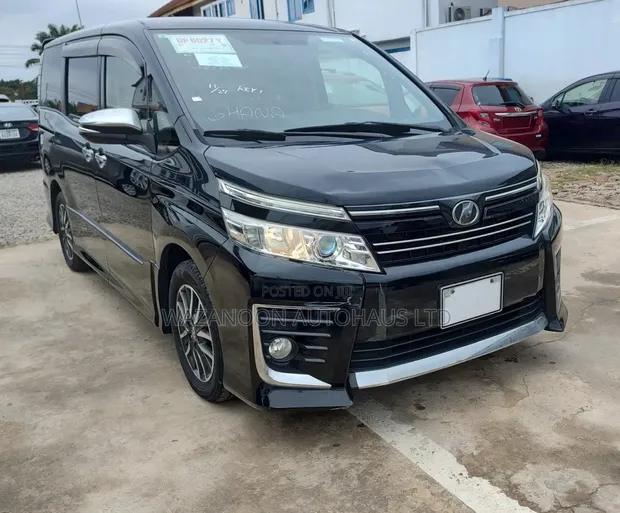 Toyota Voxy V 2WD 7-Seater 2016 Black - 1