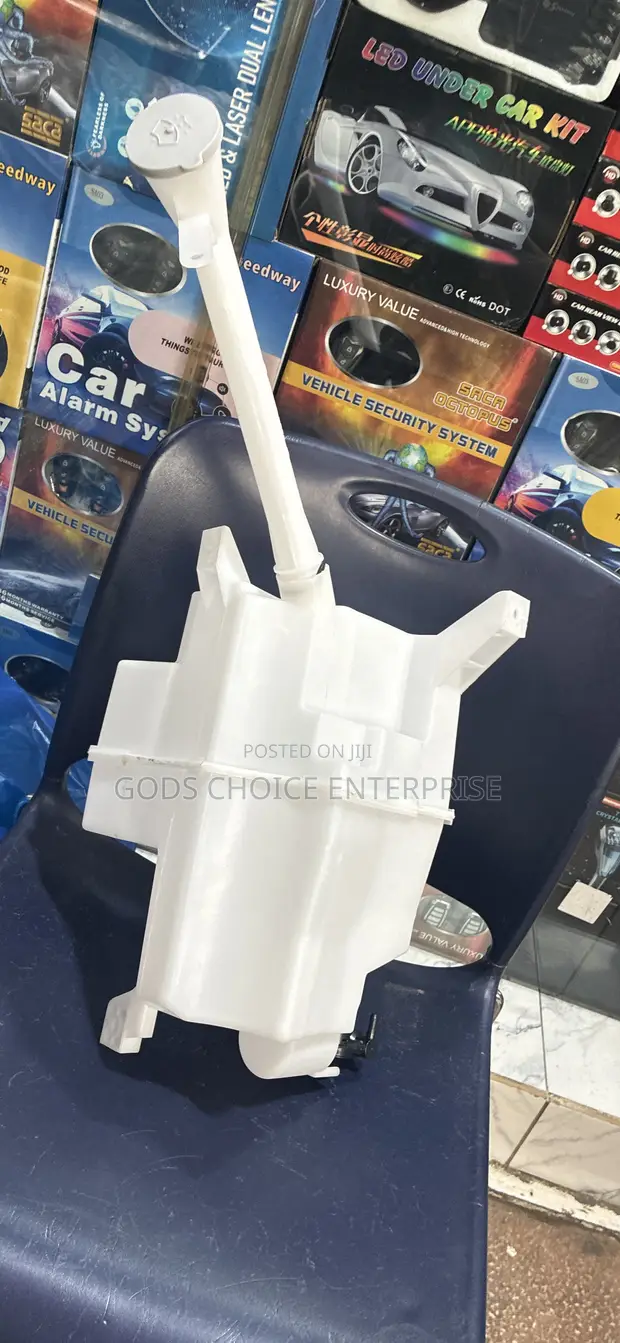 Wiper Wash Bottle for Nissan Qashqai (2016-2020) - 1