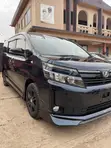 Toyota Voxy 2015 Black - 4
