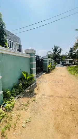 Furnished 6-Bedroom Duplex in Sefdard Properties, Ablekuma for Sale
