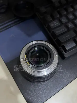 Canon EF 50mm f/1.8 Ultrasonic Lens